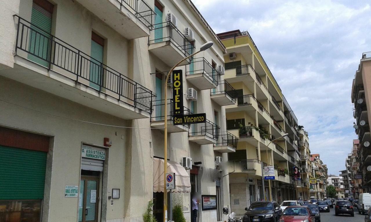 Hotel San Vincenzo โซเวราโต มาริน่า ภายนอก รูปภาพ