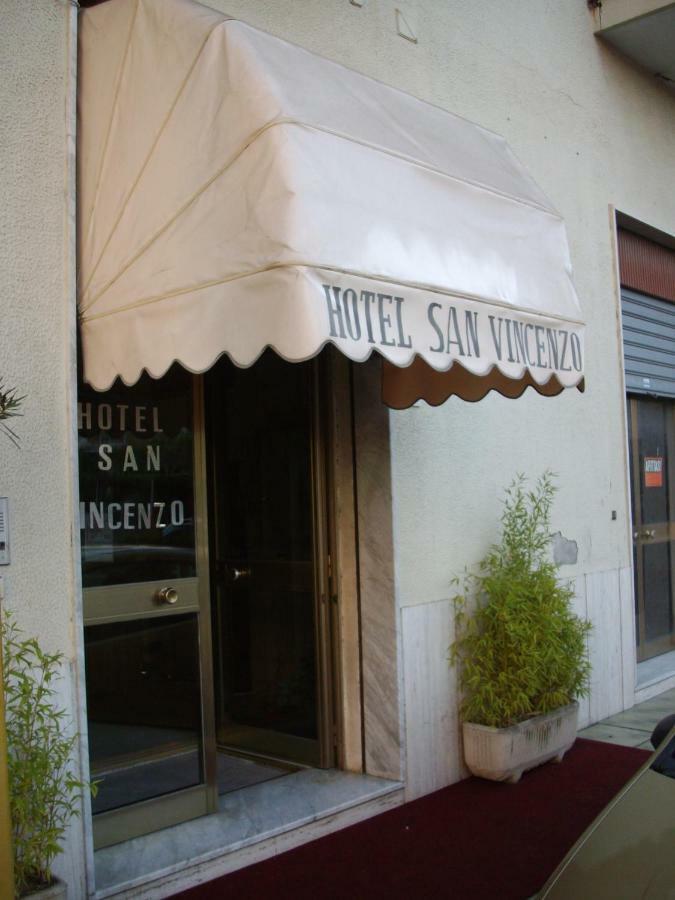 Hotel San Vincenzo โซเวราโต มาริน่า ภายนอก รูปภาพ