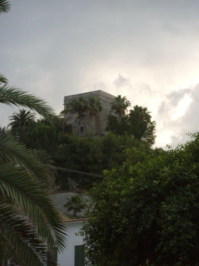 Hotel San Vincenzo โซเวราโต มาริน่า ภายนอก รูปภาพ