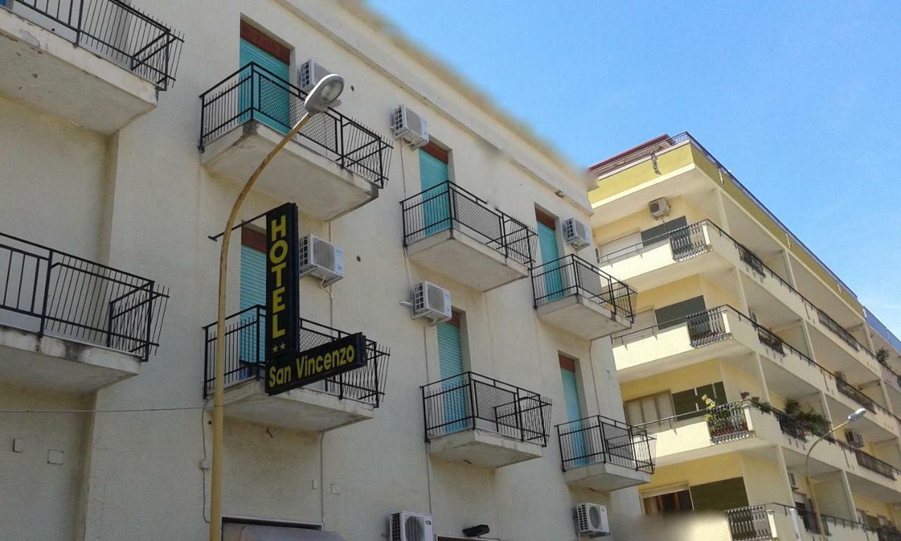 Hotel San Vincenzo โซเวราโต มาริน่า ภายนอก รูปภาพ