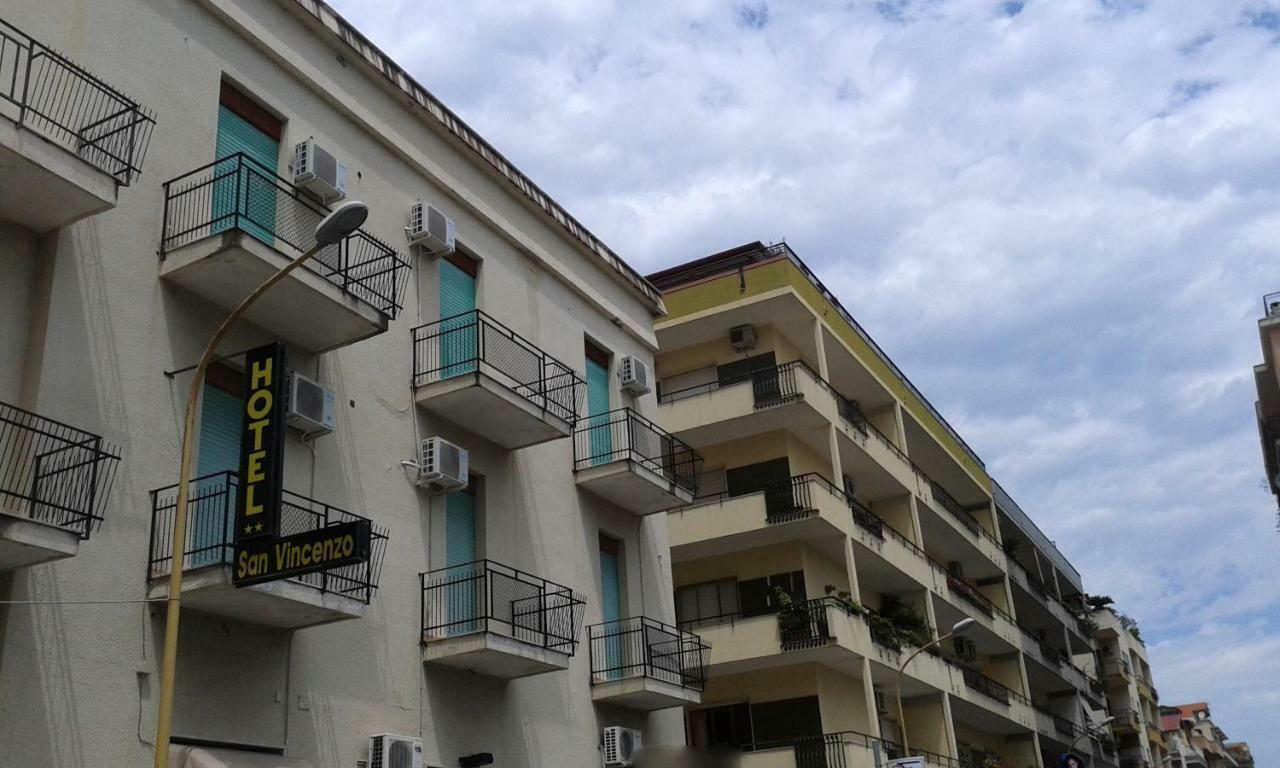 Hotel San Vincenzo โซเวราโต มาริน่า ภายนอก รูปภาพ