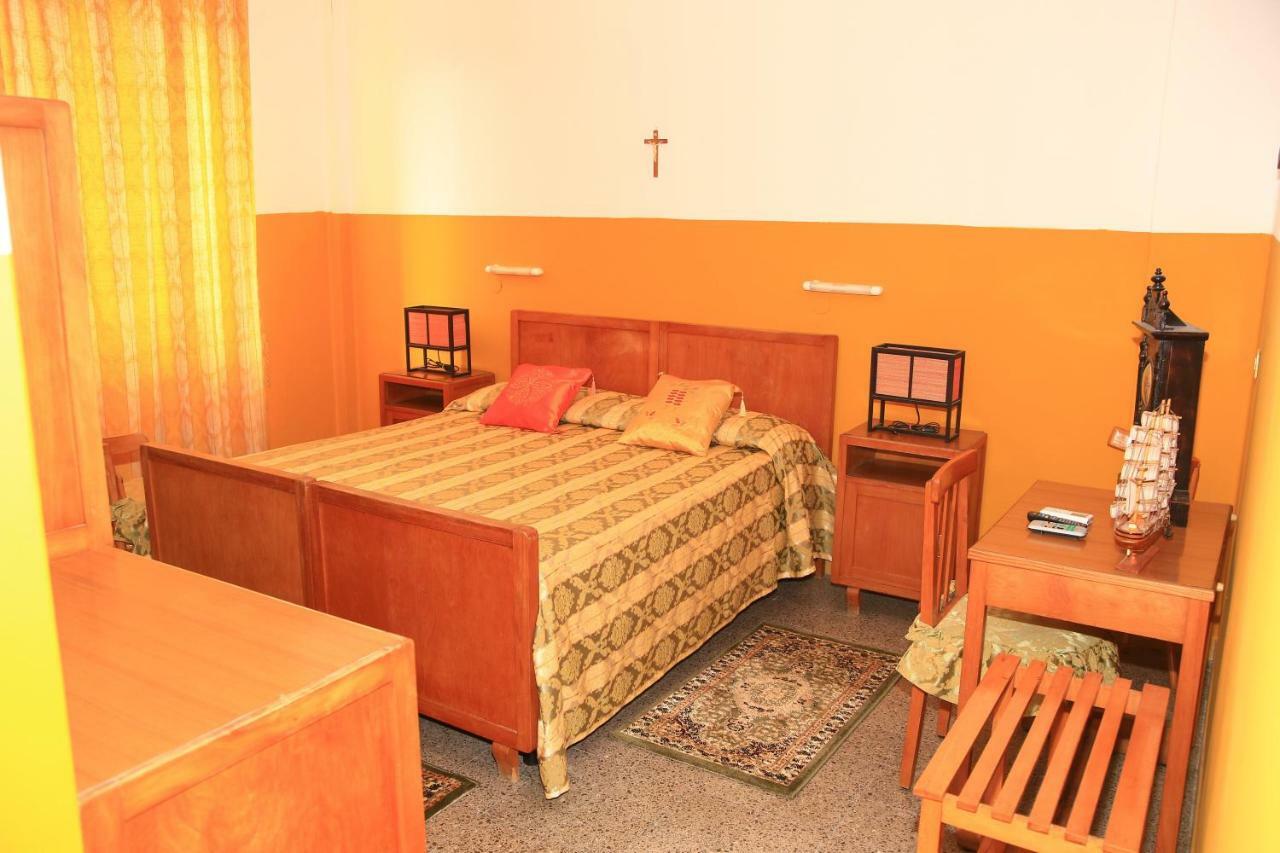 Hotel San Vincenzo โซเวราโต มาริน่า ภายนอก รูปภาพ