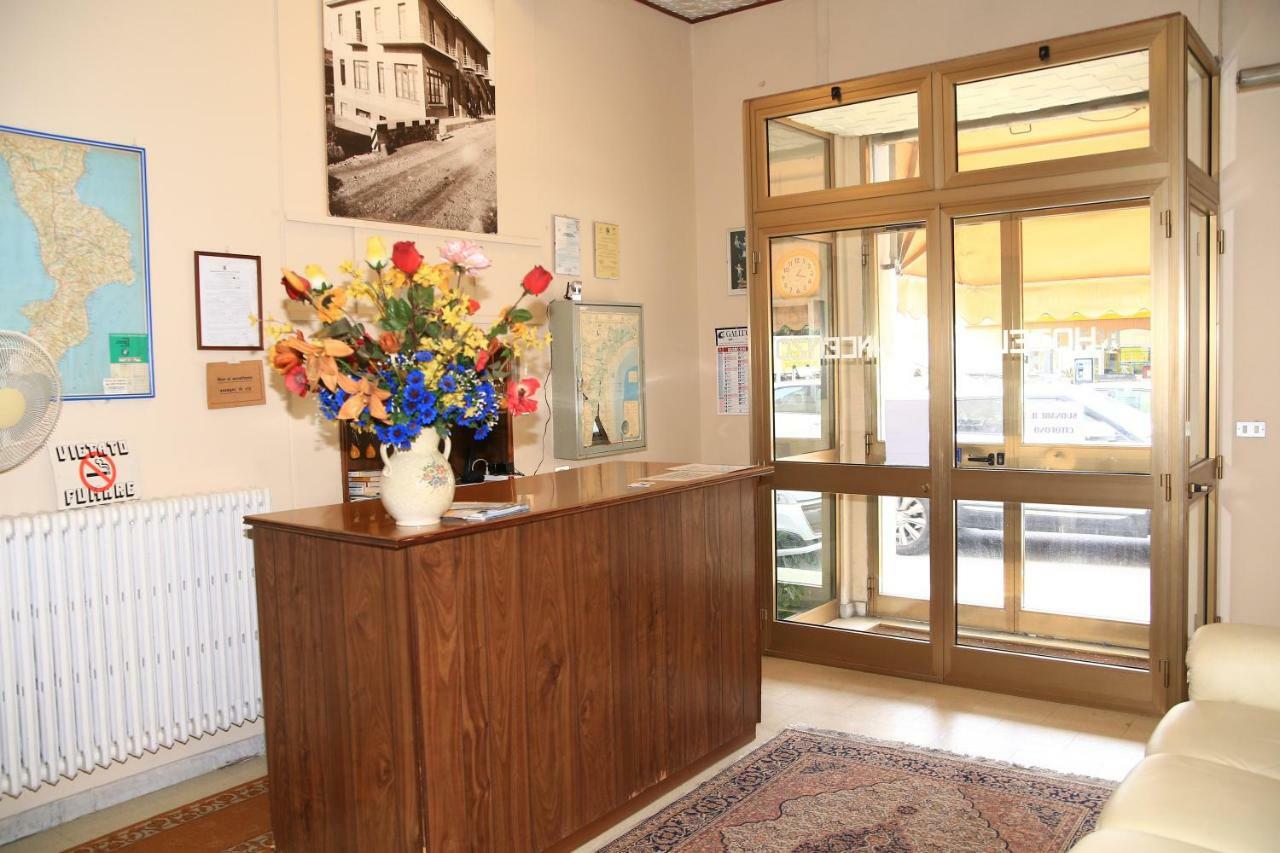 Hotel San Vincenzo โซเวราโต มาริน่า ภายนอก รูปภาพ