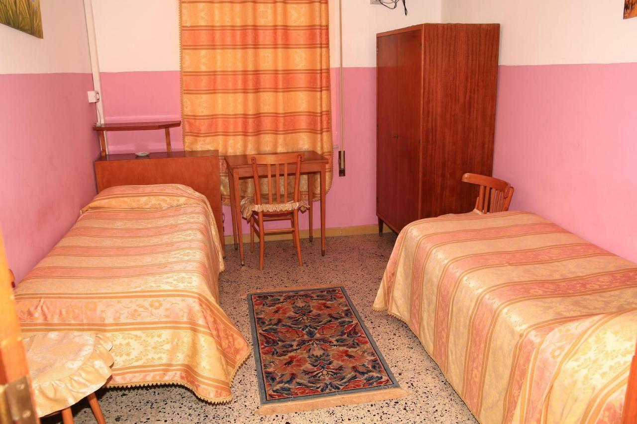 Hotel San Vincenzo โซเวราโต มาริน่า ภายนอก รูปภาพ